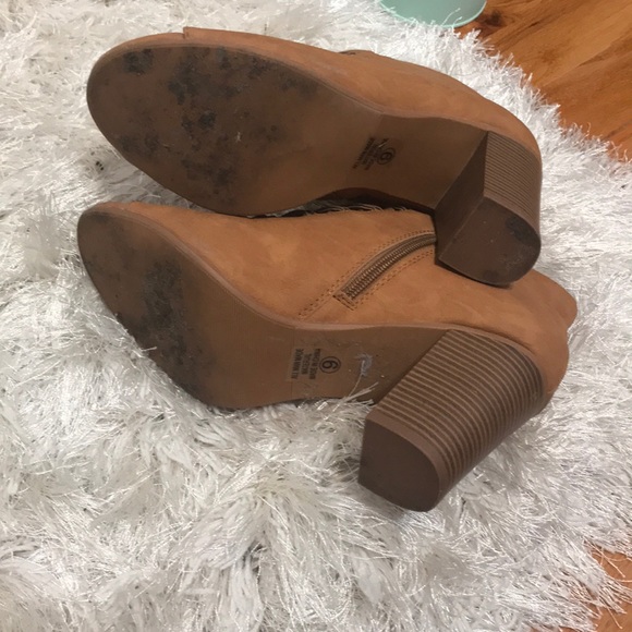 Peep Toe Tan Wedge Style Heels - Picture 5 of 6